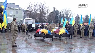 У Рівному на майдані Незалежності вшанували двох Героїв, які загинули за Україну