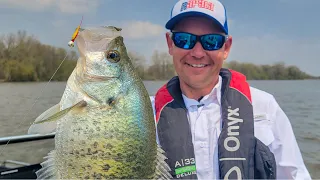 Springtime Pre-spawn GIANT Crappies - In Depth Outdoors TV S16 E26