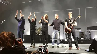 A-HA in Argentina 2022 - End of the show final greeting of the band.