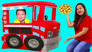 Lyndon Pretend Play with Food Truck Cooking Toy