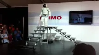 Asimo at AirVenture 2011