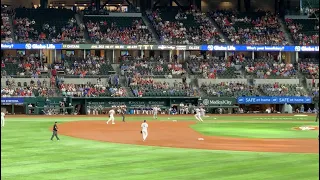 Ohtani beats out pitcher for infield HIT