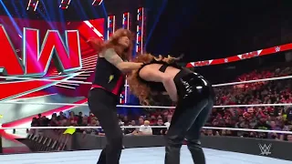 Lita Twist of Fates to Becky Lynch