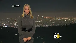 Evelyn Taft 2011/12/27 8PM KCAL9 HD; Grey sweater dress Timelapse Reverse X10