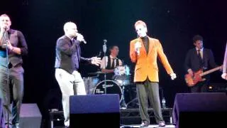 Robin Gibb at the Royal London Palladium singing "How Deep is your love"