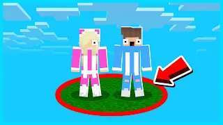 MIPAN & ZUZUZU Tidak Boleh Keluar Dari Lingkaran Di Minecraft Survival! KELUAR = MATI