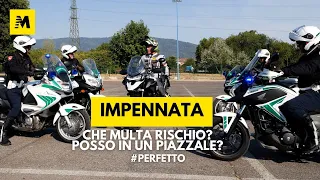 Impennare con la moto. Cosa rischio se mi ferma la Polizia? Posso in un piazzale?