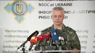 Ukraine: Mariupol digs trenches, prepares to defend city