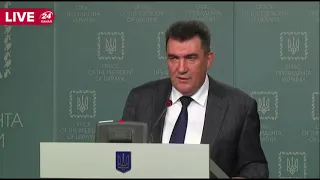 Напружуюся, коли слухаю російську, – Данілов відповів журналісту