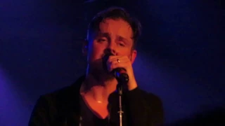 Tom Chaplin performs "Everybody's Changing" at Brighton Music Hall 20th Jan 2017