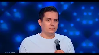 George Tănase, show total pe scena iUmor. Evoluția muzicii de la 3 Sud Est până la Abi Talent