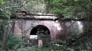 Lost Place  -  Stillgelegter Eisenbahntunnel (Wega-Korbach) und mysteriöser Schacht