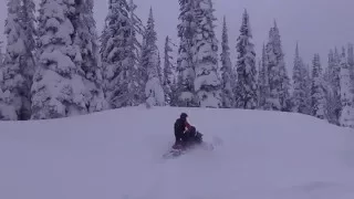 2016 polaris rmk axys, Blue River B.C Pow