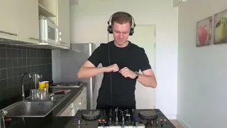 Playing Trance In My Kitchen