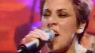 melanie c - I Turn To You (live at later)