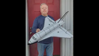 Lightweight 1:37 scale Shuttle Discovery R/C rocket glider