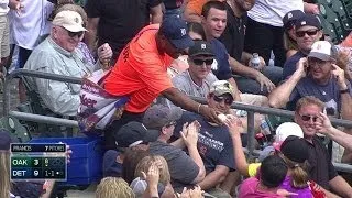 Vendor catches foul ball in his beer bucket