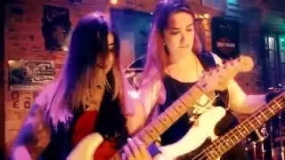 Iron Ladies - Wasted Years (Live Villa Blues/SP) Mult Cam