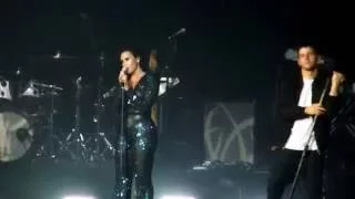 Demi Lovato & Nick Jonas - Close Duet (Honda Civic Tour: Camden NJ)