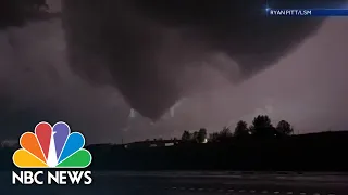 EF3 tornado in Oklahoma kills three people