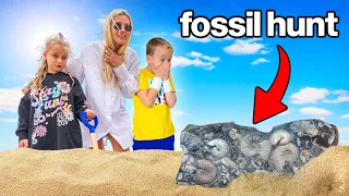 199,000,000 year old Fossil Hunt!