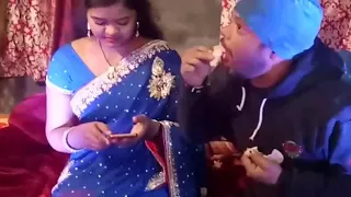 Funny videos Sabji roti dal roti to bahut Khai Hogi Lekin hothlali Roti kabhi nahi khai hogi.....