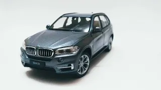 1:24 BMW X5 Diecast Model