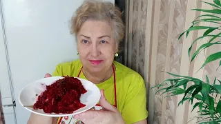 Вкуснейший салат из свеклы.Съедят за минуту.Можно готовить каждый день.