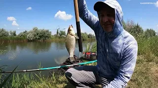 Ловлю карася на фидер и на поплавок одновременно.😊 Клюёт на всё!