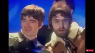 Oasis refuse to leave the stage