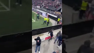 Giant West Ham Fan Fights Off AZ Alkmaar Ultras as Hooligans Try To Attack Player's Families! 😲