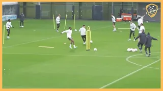 Manchester City - Pep Guardiola - Passing drill with finishing on small goal