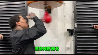 GERVONTA DAVIS IN CAMP FOR MARIO BARRIOS WORKING HARD ENDS ANOTHER LONG DAY AT GYM EsNews Boxing