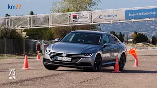 Volkswagen Arteon 2017 - Maniobra de esquiva (moose test) y eslalon | km77.com