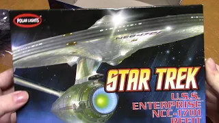 Star Trek U.S.S. Enterprise Refit 1:1000 by polar lights in box preview