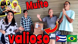 FAMÍLIA CUBANA recebe presentes valiosos do povo brasileiro. CUBANOS CHOCADOS😱.Cubanos no Brasil 🇧🇷