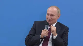 Владимир Путин поведал школьникам про разведчика-нелегала Сан Саныча, который определил его судьбу