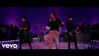 5 Seconds Of Summer (5SOS) - Girls Talk Boys (On The Record: Youngblood Live)