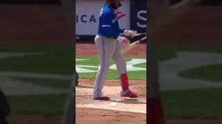 Vladimir Guerrero Jr. snaps his bat in half! #baseball #shorts #bluejays #yankees