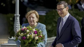 Merkel in Polen: Kranzniederlegung am Grabmal des Unbekannten Soldaten