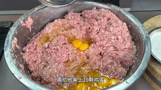 炸肉丸子不要直接加面粉，大厨教你正确做法，外酥里嫩好吃无腥味