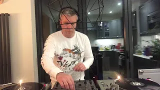 DJ Ande - Drum and Bass Oldskool Jungle rave in the kitchen into Autumn 2020