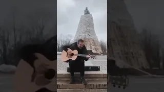 ⚡️ Святослав Вакарчук співає на фоні пам'ятника Шевченку у Харкові #СвятославВакарчук