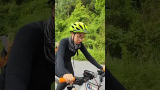 Kỹ thuật đạp xe leo Gióng cho người mới. Cô gái lần đầu tiên leo Gióng mà chỉ phải nghỉ 1 lần.
