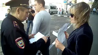 В Саратове полиция пресекает пикеты за отставку Дмитрия Медведева