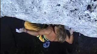 Pirmin Bertle in "I shot the sheriff" (8c+/9a resp. 8b+) in St. Georges near Lausanne.