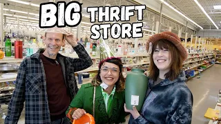 First Time at the BIG THRIFT STORE | Thrift With Me | Reselling