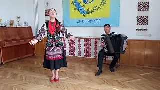 "Хата моя, біла хата" ( сл. Д. Луценка, муз. А. Пашкевича).