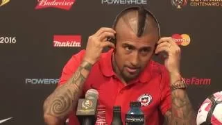 Los chascarros de Arturo Vidal en conferencia de prensa