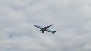 Plane spotting at LHBP